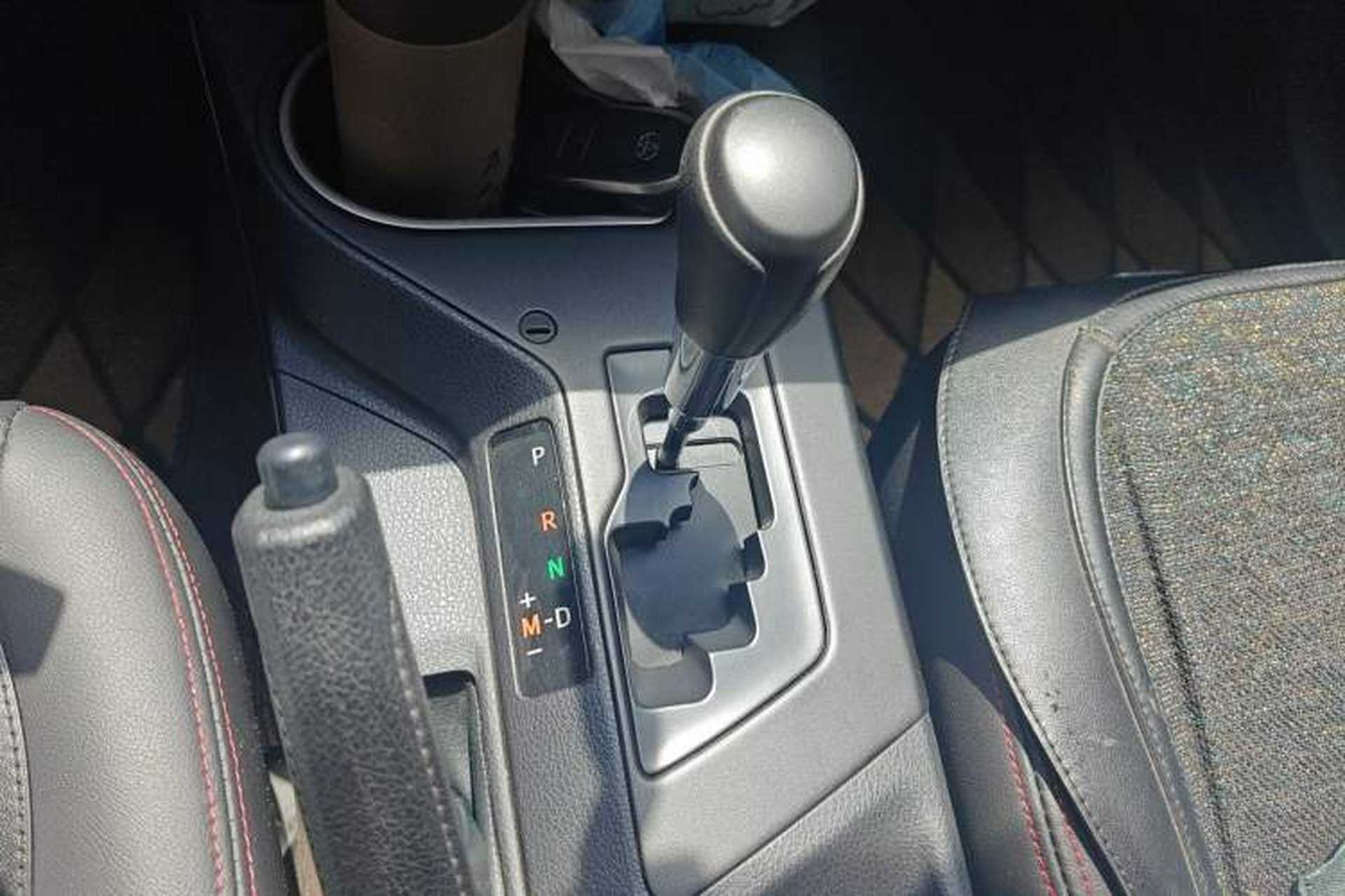 Used Toyota RAV4 2019 2.0L CVT Two-Wheel Drive Luxury Version China VI Standard Gear Lever