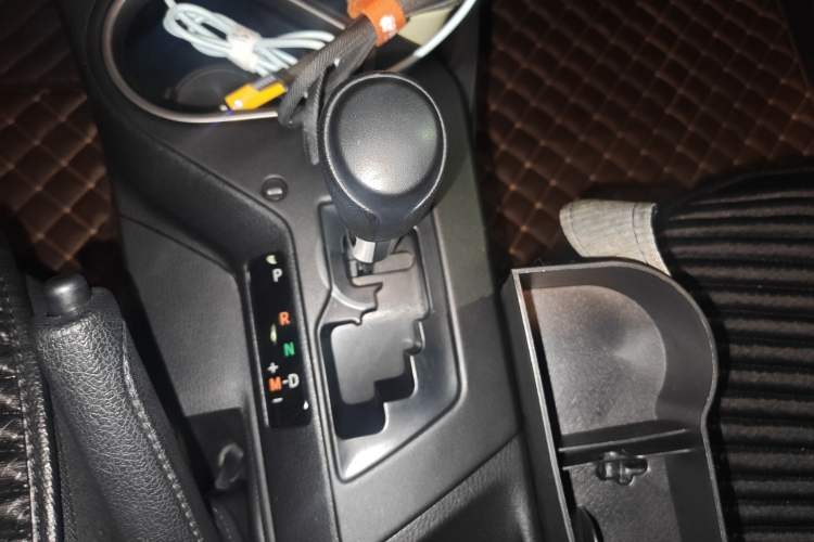 Used Toyota RAV4 2019 2.0L CVT Two-Wheel Drive Pioneer Edition China V Standard Gear Lever