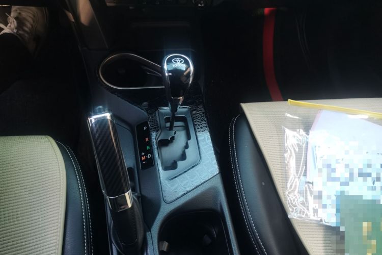 Used Toyota RAV4 2019 2.0L CVT Two-Wheel Drive Comfort Edition China VI Standard Gear Lever