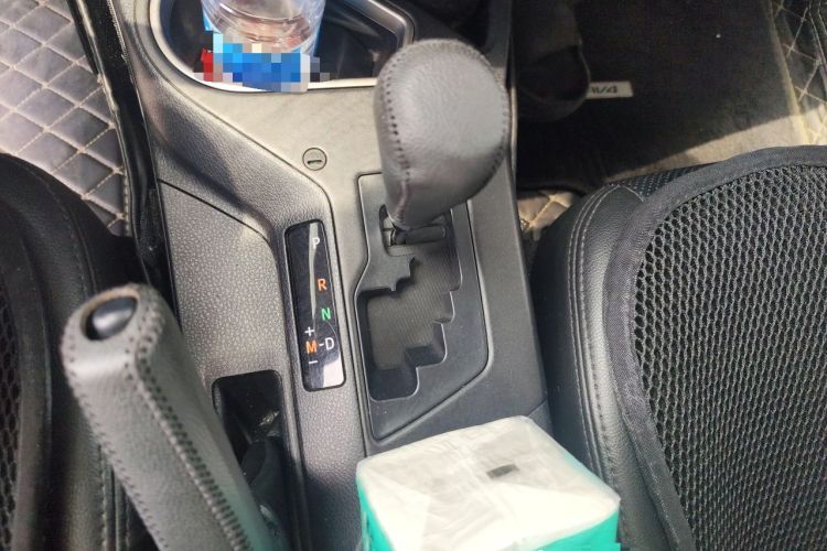 Used Toyota RAV4 2019 2.0L CVT Two-Wheel Drive Fashion X Limited Edition China V Standard Gear Lever