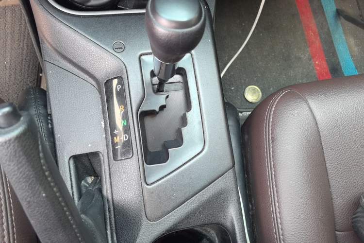 Used Toyota RAV4 2019 2.0L CVT Two-Wheel Drive Pioneer Edition China VI Standard Gear Lever