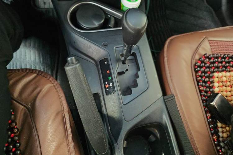 Used Toyota RAV4 2019 2.0L CVT Two-Wheel Drive Luxury Version China VI Standard Gear Lever