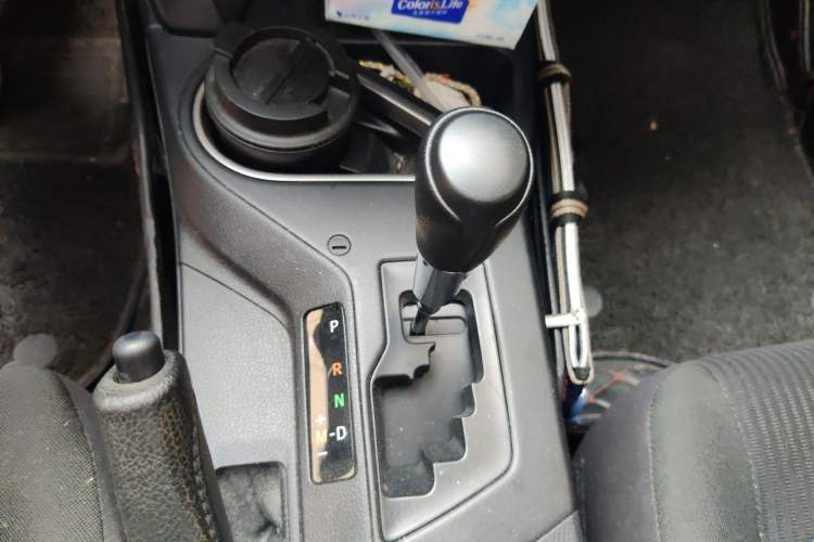 Used Toyota RAV4 2019 2.0L CVT Two-Wheel Drive Luxury Version China VI Standard Gear Lever