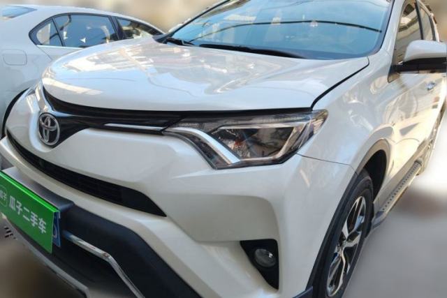 Used Toyota RAV4 2019 2.0L CVT Two-Wheel Drive Luxury Version China VI Standard