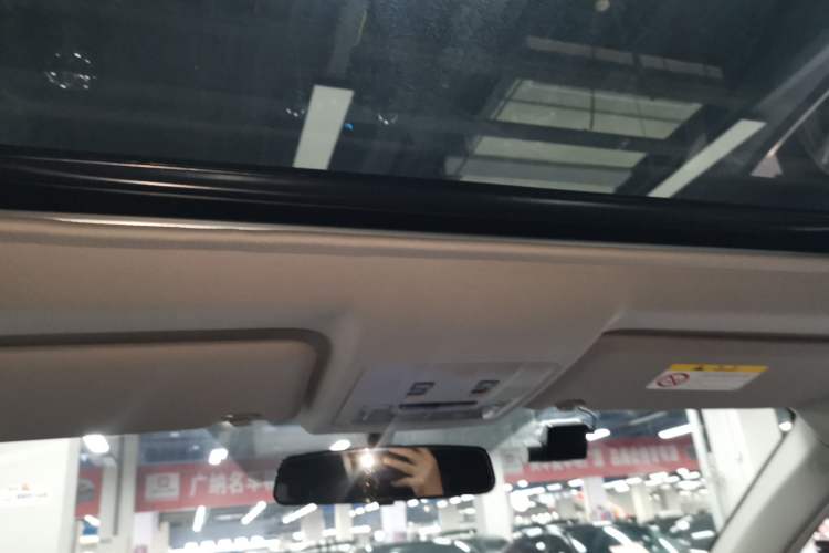 Used Toyota RAV4 2019 2.0L CVT Two-Wheel Drive Pioneer Edition China V Standard Headliner
