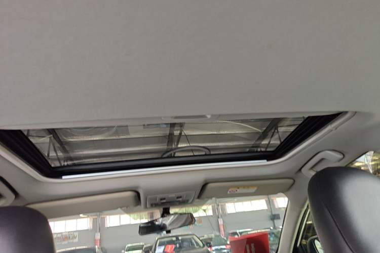 Used Toyota RAV4 2019 2.0L CVT Two-Wheel Drive Pioneer Edition China VI Standard Headliner