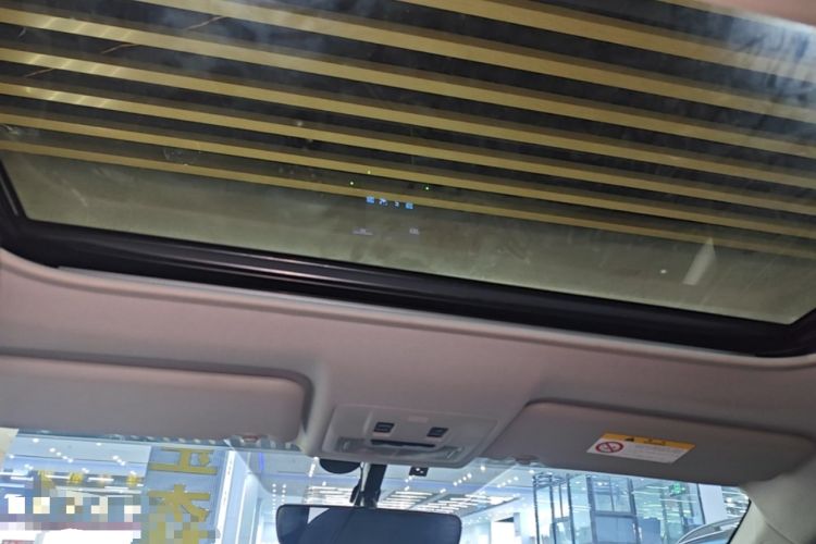 Used Toyota RAV4 2019 2.0L CVT Two-Wheel Drive Fashion X Limited Edition China VI Standard Headliner
