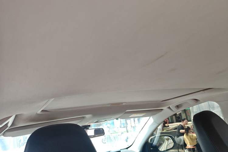 Used Toyota RAV4 2019 2.0L CVT Two-Wheel Drive Luxury Version China VI Standard Headliner