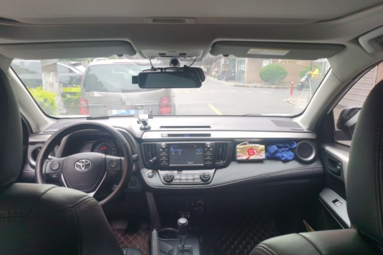 Used Toyota RAV4 2019 2.0L CVT Two-Wheel Drive Luxury Version China VI Standard Headliner