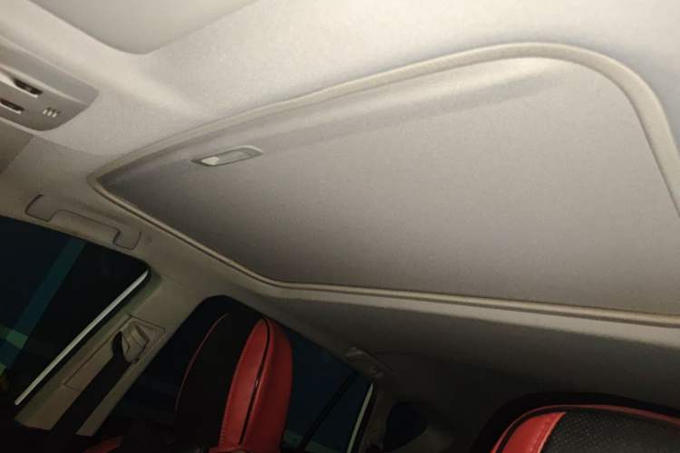 Used Toyota RAV4 2019 2.0L CVT Two-Wheel Drive Fashion X Limited Edition China V Standard Headliner