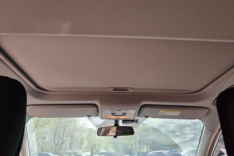 Used Toyota RAV4 2019 2.0L CVT Two-Wheel Drive Luxury Version China VI Standard Headliner