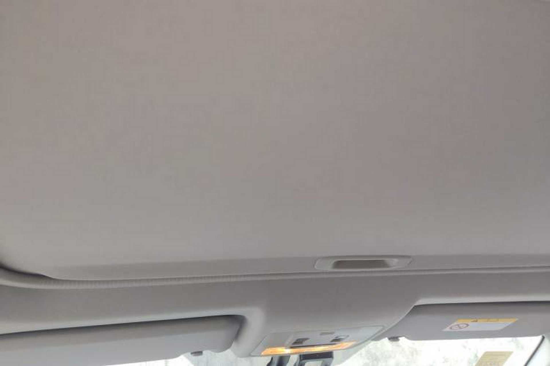 Used Toyota RAV4 2019 2.0L CVT Two-Wheel Drive ZhiShang Version China VI Standard Headliner