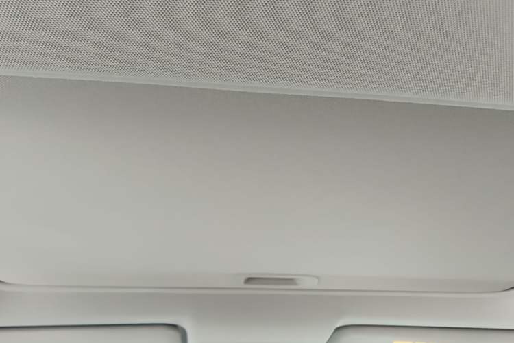 Used Toyota RAV4 2019 2.0L CVT Two-Wheel Drive Pioneer Edition China VI Standard Headliner