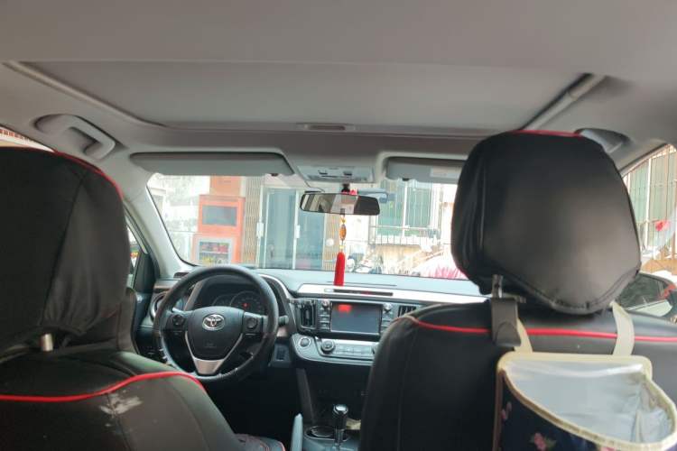 Used Toyota RAV4 2019 2.0L CVT Two-Wheel Drive Luxury Version China VI Standard Headliner