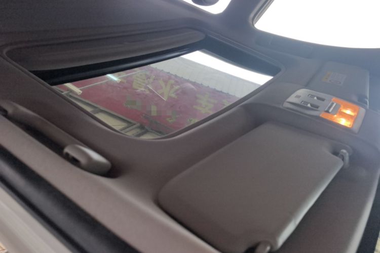 Used Toyota RAV4 2019 2.0L CVT Two-Wheel Drive ZhiShang Version China VI Standard Headliner