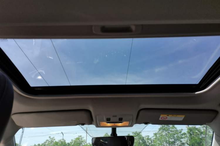 Used Toyota RAV4 2019 2.0L CVT Two-Wheel Drive Fashion X Limited Edition China V Standard Headliner