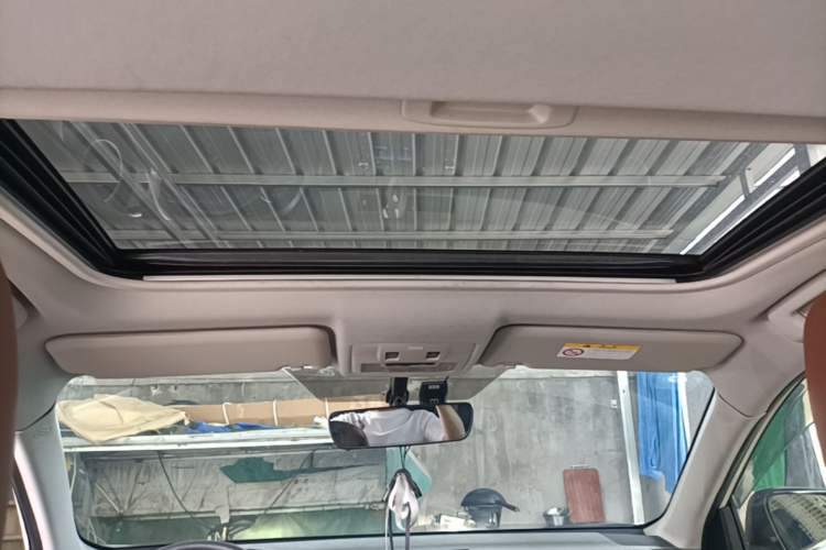 Used Toyota RAV4 2019 2.0L CVT Two-Wheel Drive Fashion X Limited Edition China VI Standard Headliner