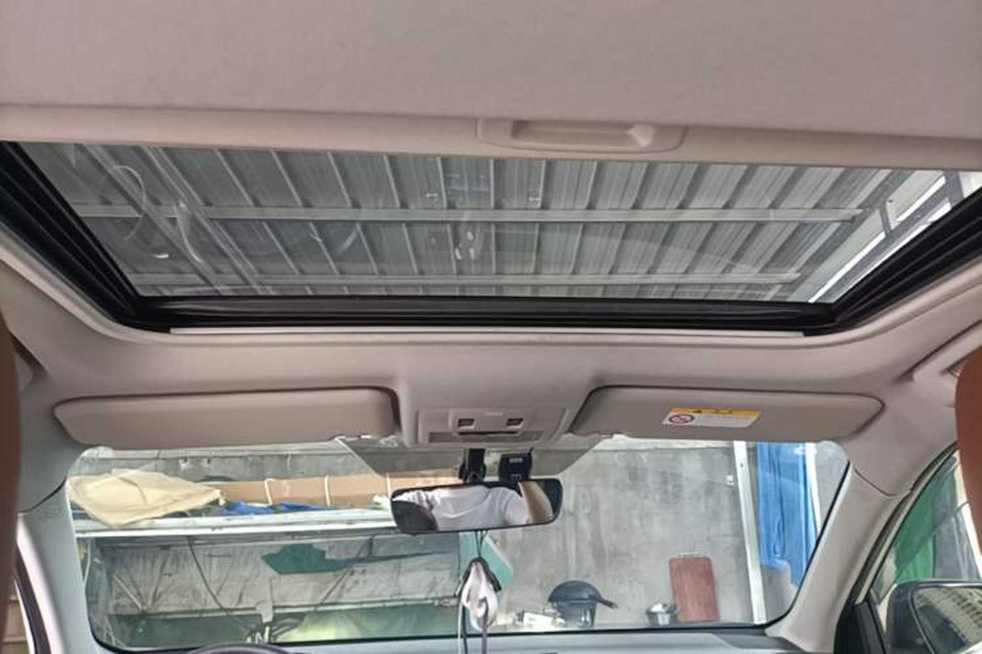 Used Toyota RAV4 2019 2.0L CVT Two-Wheel Drive Fashion X Limited Edition China VI Standard Headliner