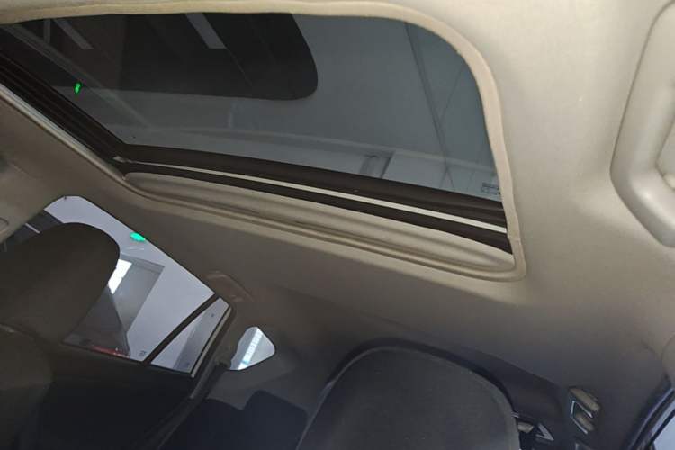 Used Toyota RAV4 2019 2.0L CVT Two-Wheel Drive Pioneer Edition China V Standard Headliner