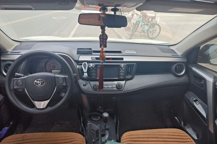 Used Toyota RAV4 2019 2.0L CVT Two-Wheel Drive Fashion X Limited Edition China V Standard Headliner