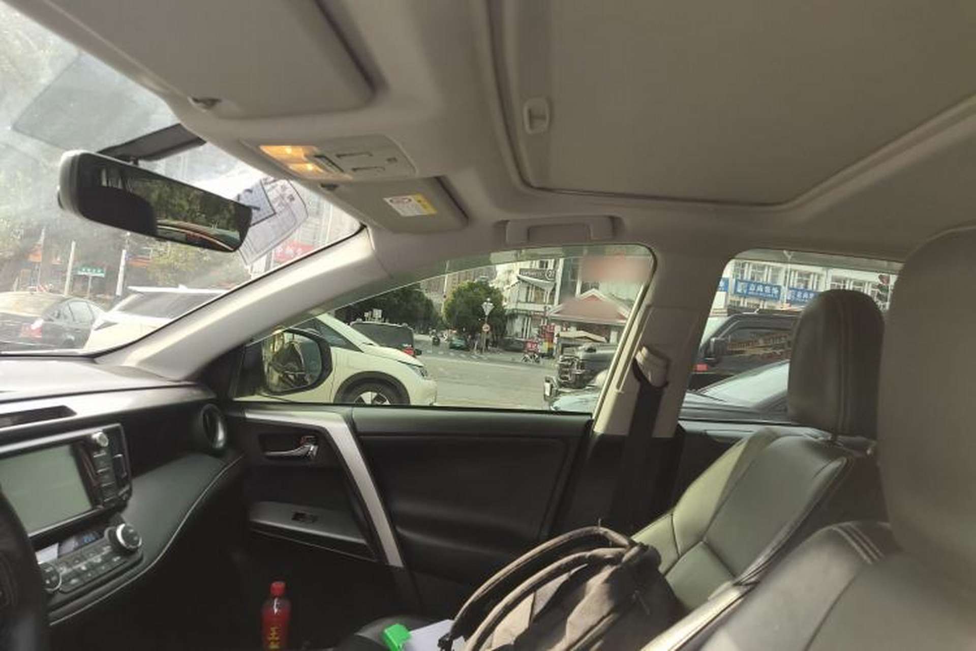 Used Toyota RAV4 2019 2.0L CVT Two-Wheel Drive ZhiShang Version China VI Standard Headliner