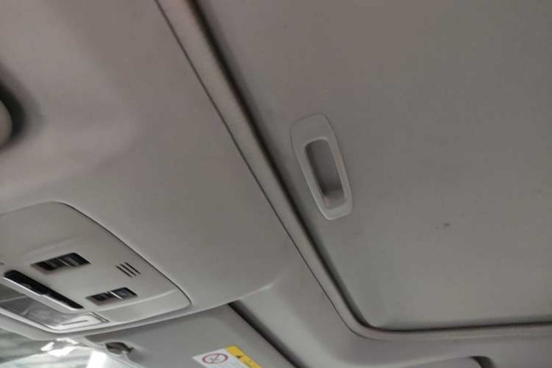 Used Toyota RAV4 2019 2.0L CVT Two-Wheel Drive Fashion X Limited Edition China VI Standard Headliner