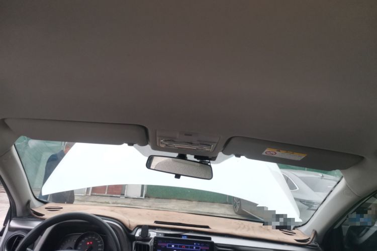 Used Toyota RAV4 2019 2.0L CVT Two-Wheel Drive Urban Edition China VI Standard Headliner