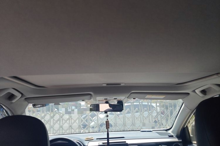 Used Toyota RAV4 2019 2.0L CVT Two-Wheel Drive Luxury Version China VI Standard Headliner