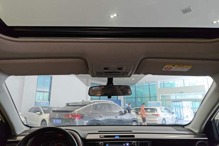 Used Toyota RAV4 2019 2.0L CVT Two-Wheel Drive Pioneer Edition China V Standard Headliner