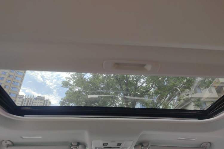 Used Toyota RAV4 2019 2.0L CVT Two-Wheel Drive Fashion X Limited Edition China VI Standard Headliner