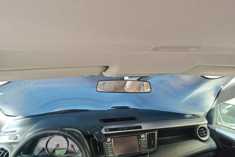 Used Toyota RAV4 2019 2.0L CVT Two-Wheel Drive Luxury Version China VI Standard Headliner