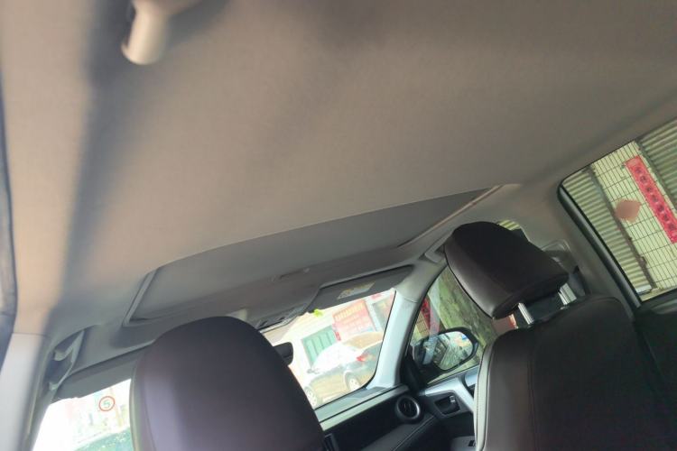 Used Toyota RAV4 2019 2.0L CVT Two-Wheel Drive Fashion X Limited Edition China VI Standard Headliner