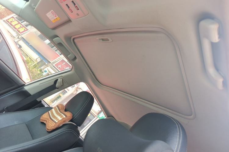 Used Toyota RAV4 2019 2.0L CVT Two-Wheel Drive Fashion X Limited Edition China VI Standard Headliner