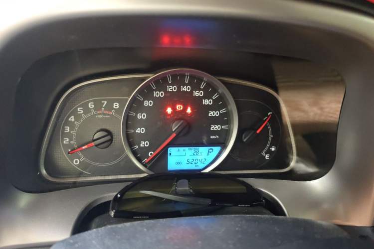 Used Toyota RAV4 2019 2.0L CVT Two-Wheel Drive Luxury Version China VI Standard Instrument Cluster