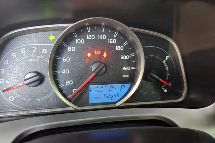 Used Toyota RAV4 2019 2.0L CVT Two-Wheel Drive Pioneer Edition China VI Standard Instrument Cluster