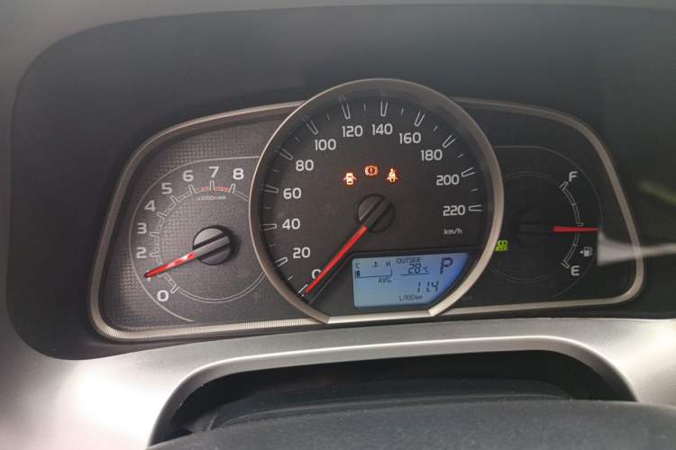 Used Toyota RAV4 2019 2.0L CVT Two-Wheel Drive Luxury Version China VI Standard Instrument Cluster