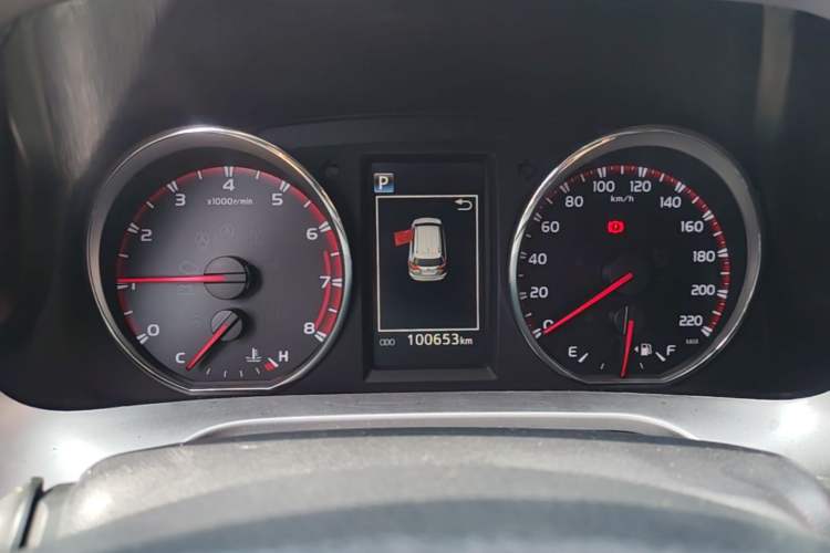Used Toyota RAV4 2019 2.0L CVT Two-Wheel Drive Fashion X Limited Edition China VI Standard Instrument Cluster