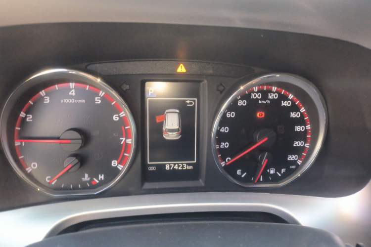Used Toyota RAV4 2019 2.0L CVT Two-Wheel Drive Fashion X Limited Edition China VI Standard Instrument Cluster