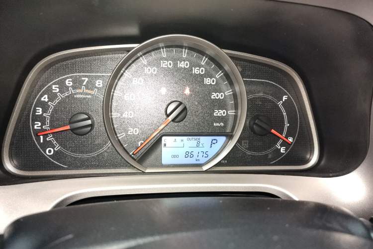 Used Toyota RAV4 2019 2.0L CVT Two-Wheel Drive Comfort Edition China VI Standard Instrument Cluster