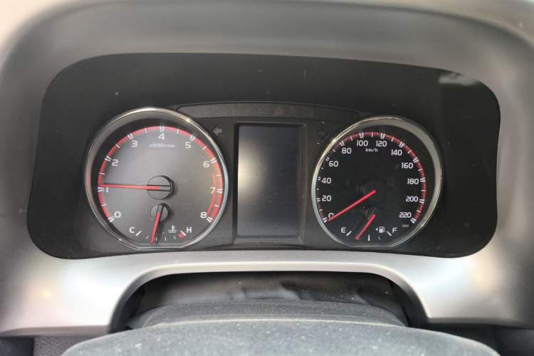 Used Toyota RAV4 2019 2.0L CVT Two-Wheel Drive Comfort Edition China VI Standard Instrument Cluster