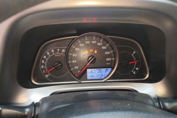 Used Toyota RAV4 2019 2.0L CVT Two-Wheel Drive Luxury Version China VI Standard Instrument Cluster