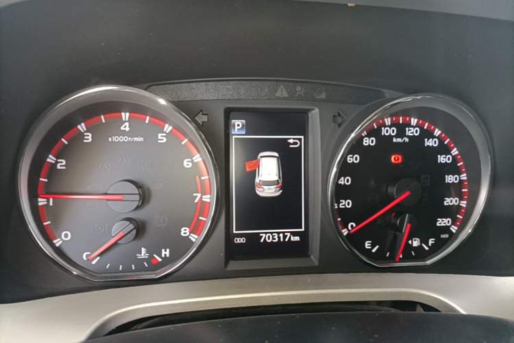 Used Toyota RAV4 2019 2.0L CVT Two-Wheel Drive Fashion X Limited Edition China VI Standard Instrument Cluster