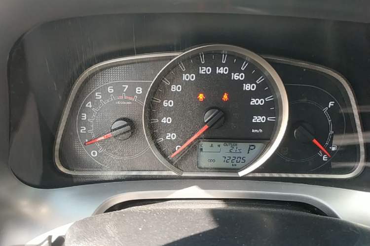 Used Toyota RAV4 2019 2.0L CVT Two-Wheel Drive Luxury Version China VI Standard Instrument Cluster