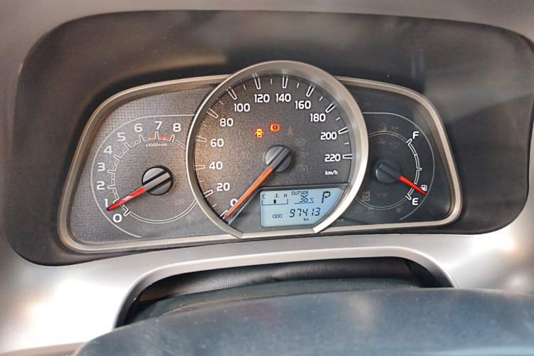 Used Toyota RAV4 2019 2.0L CVT Two-Wheel Drive Comfort Edition China VI Standard Instrument Cluster