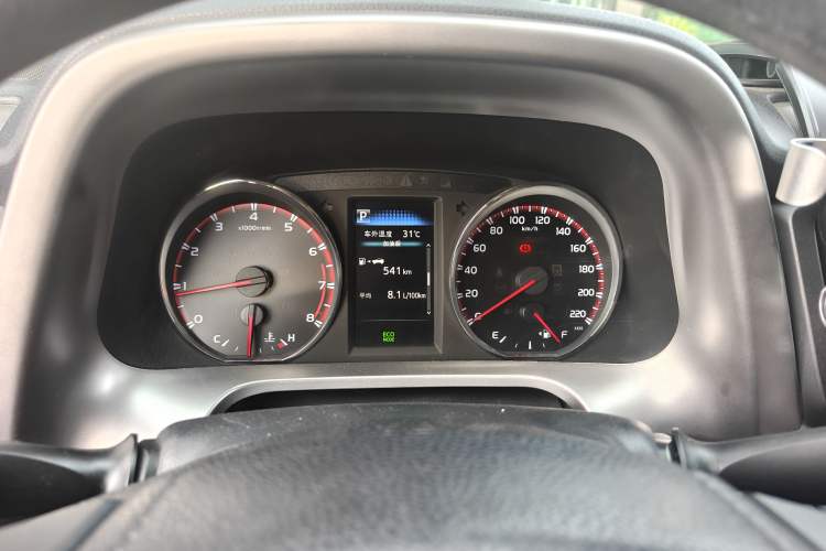 Used Toyota RAV4 2019 2.0L CVT Two-Wheel Drive Fashion X Limited Edition China VI Standard Instrument Cluster