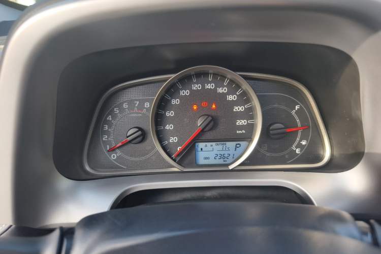 Used Toyota RAV4 2019 2.0L CVT Two-Wheel Drive Luxury Version China VI Standard
