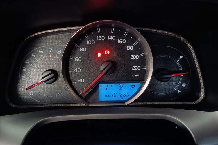 Used Toyota RAV4 2019 2.0L CVT Two-Wheel Drive Luxury Version China VI Standard Instrument Cluster