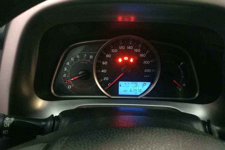 Used Toyota RAV4 2019 2.0L CVT Two-Wheel Drive Pioneer Edition China VI Standard Instrument Cluster