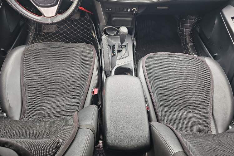 Used Toyota RAV4 2019 2.0L CVT Two-Wheel Drive Fashion X Limited Edition China V Standard Interior 1