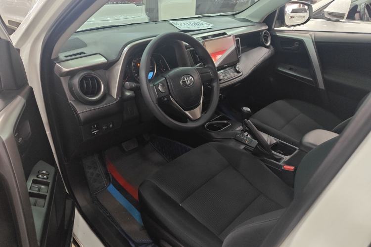 Used Toyota RAV4 2019 2.0L CVT Two-Wheel Drive Pioneer Edition China VI Standard Interior 1